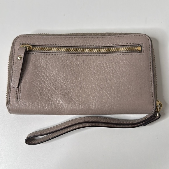 Kate Spade New York Cobble Hill Medium Lacey Wristlet in Warm Putty NWT - Picture 2 of 6